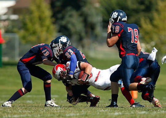 Starting Tackle Football Early Sets Players Up For Brain Problems Earlier